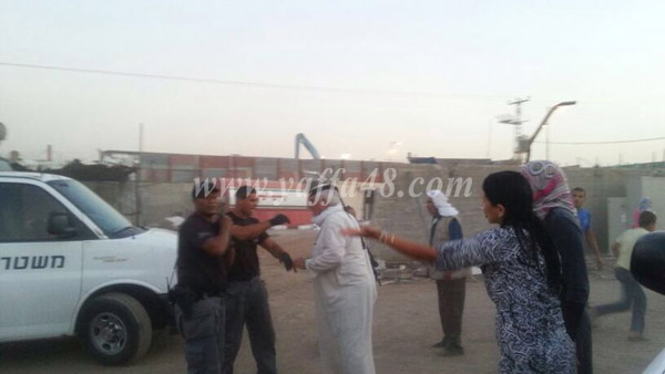  بالفيديو: الشرطة تداهم بيت عائلة أبو سلمي في اللد وتعتدي بالضرب على أفرادها